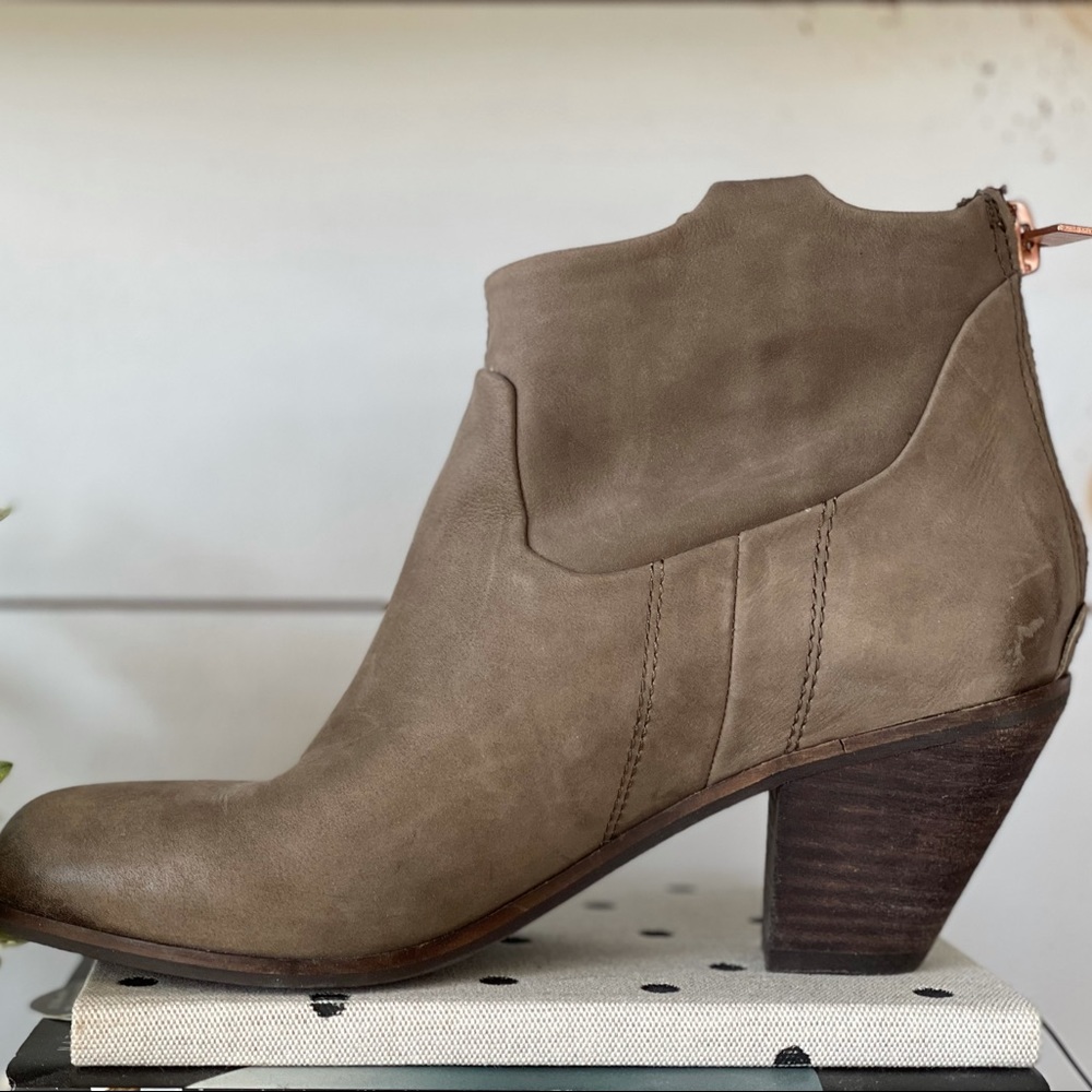 Sam Edelman Ankle Bootie size 6 1/2 gray/brown